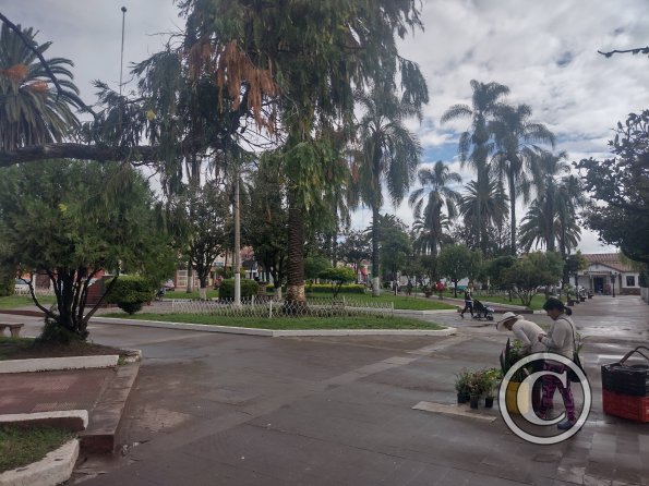 Plaza Domingo Teófilo Pérez at Av. Sarmiento y Rivadavia y Belgrano