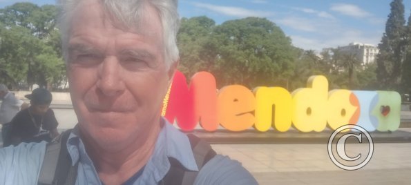 Mendoza sign in the Plaza Independencia (2)