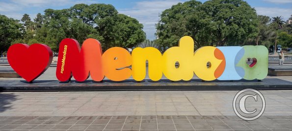 Mendoza sign in the Plaza Independencia