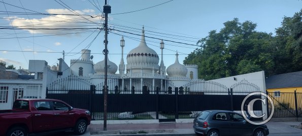 Mosque, Carlos Pellegrini near Av. Gen. San Martin