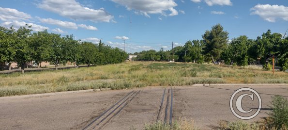 Park space between Aristobulo del Valle y Av. Emilio Mitre