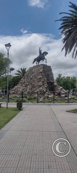 Plaza San Martin at Maipu y Pedernera y Curupayti (3)