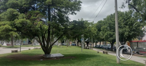 Plaza San Martin at Maipu y Pedernera y Curupayti