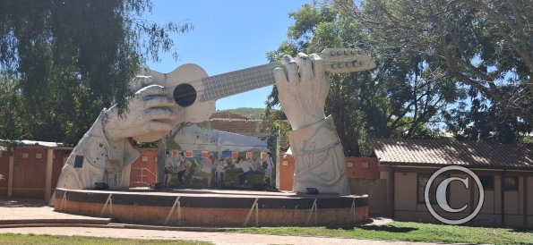 Giant Charango in Parque Kjochi (2)