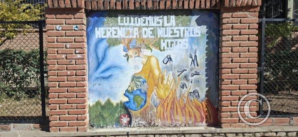 Mural in front of School Faustino Suarez Arnez (11)