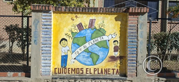 Mural in front of School Faustino Suarez Arnez (8)