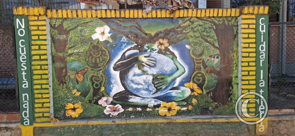 Mural on Av Teran (7)