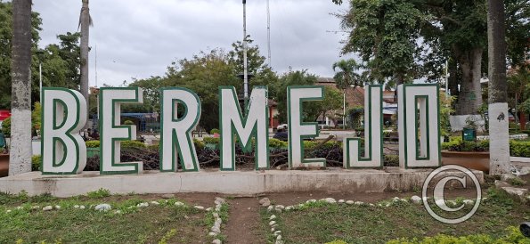 City name sign in Parque Principal