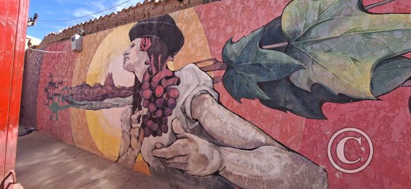 Mural on Calle Santa Cruz (2)