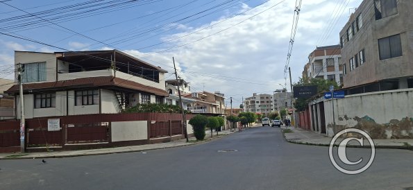 Calle Jose Antonio Arze and Calle Dario Montano