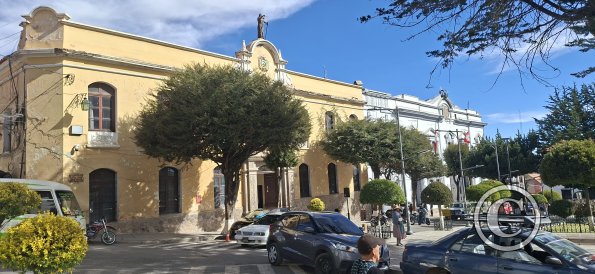 Alongside Plaza Central