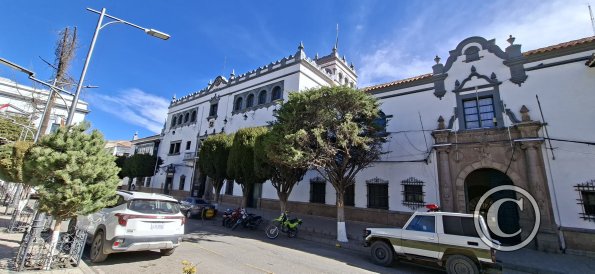 Alongside the Plaza Central