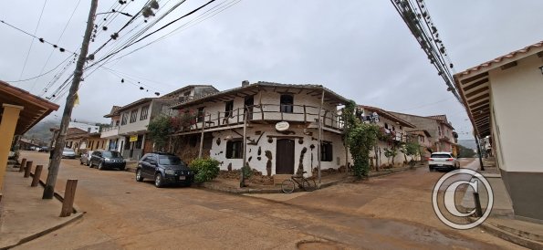 Calle Sucre and Calle Warnes
