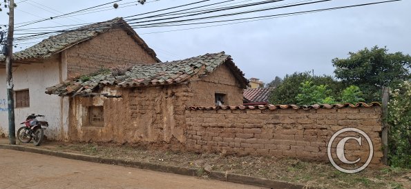 Calle Warnes near Calle Sucre