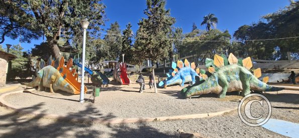 Parque Infantil de Dinosaurios (3)