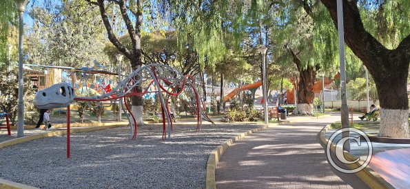 Parque Infantil de Dinosaurios (4)