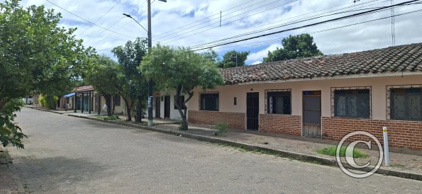 Calle Monsenor Santiestevan and Calle 9 de Abril