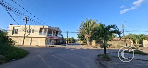 Calle Santa Cruz Aguilera and Calle Saavedra