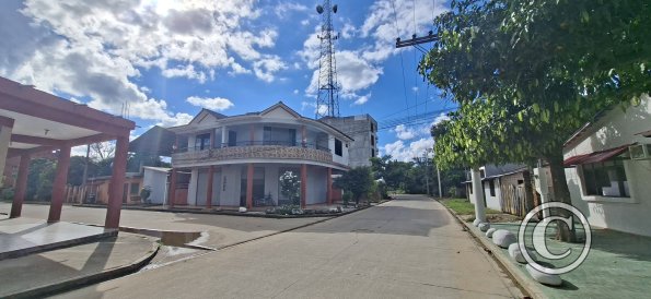 unnamed road and Calle Libertad