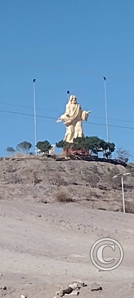 Cristo del Desierto at Av. La Paz y Av. Circunvalacion (3)