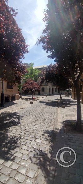 Calle Londres between Paris y Alonso de Ovalle (2)