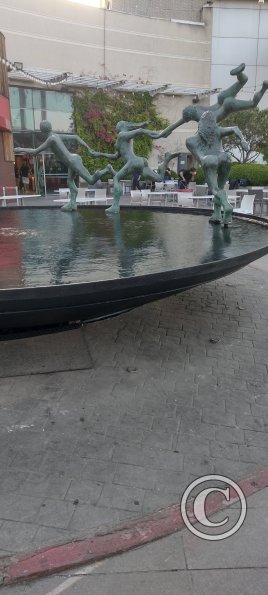 Fountain at Mall Plaza Alameda