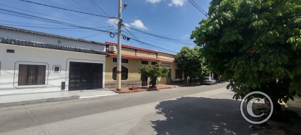 Carrera 10 and Calle 12