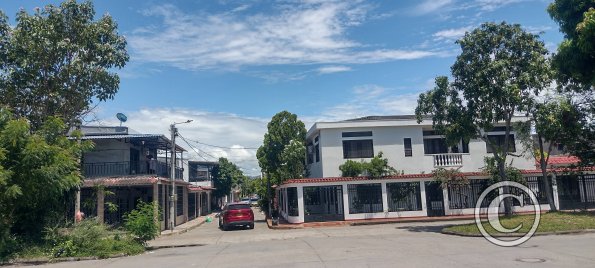 Carrera 12 and Calle 14