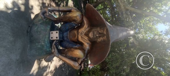 Parque Mitológico at Carrera 4 and Calle 17 (19)