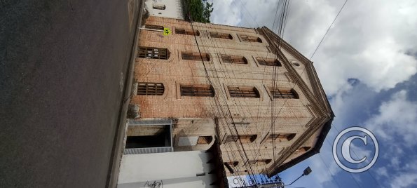 Old building on Carrera 8 near Calle 8