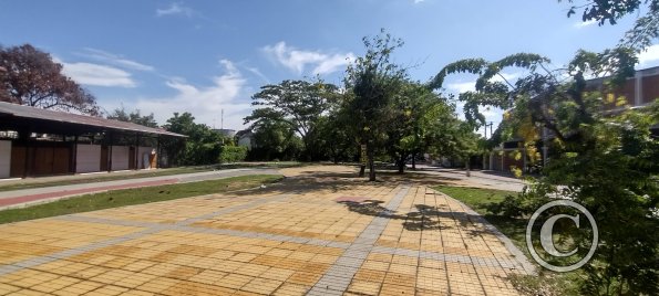 Parque de la Locomotora at Carrera 14a and Calle 16