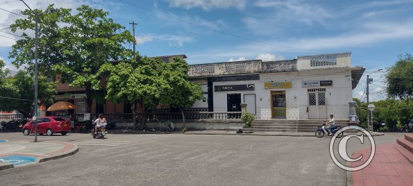 Across from Parque Principal at Carrera 11 and Calle 10