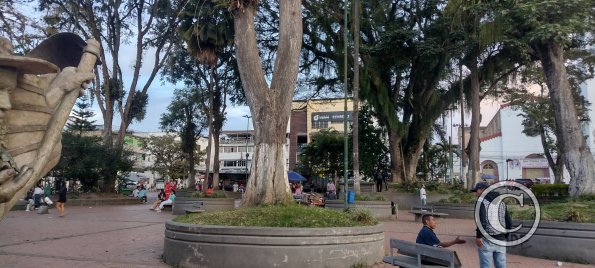 Parque Principal at Carrera 5 and Calle 6