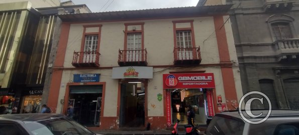 Old house on C Joaquin Lalama near Av Cevallos
