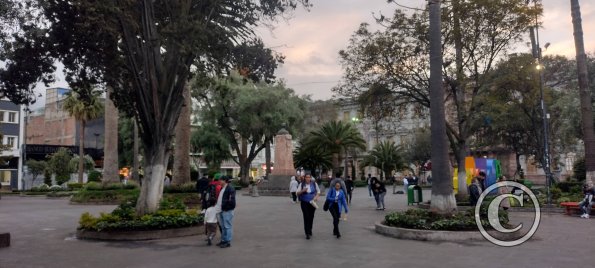 Parque Cevallos at Martinez and Av Cevallos (2)