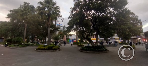 Parque Cevallos at Martinez and Av Cevallos