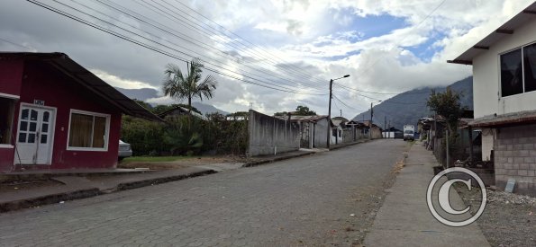 Celia Ampudia near Victor Perez Bayas (2)