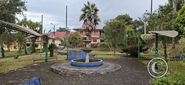 Park in the old neighborhood west of town (2)