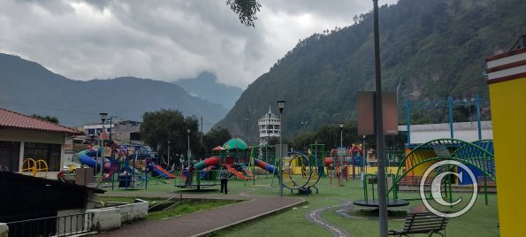 Parque Juan Montalvo at C Velazco Ibarra