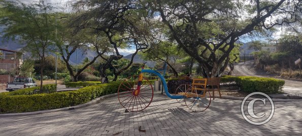 Parque Los Algarrobos at Rio Guayas and Rio Zamora