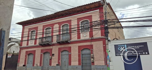 Front of Plaza Intercultural at 24 de Mayo and Teran