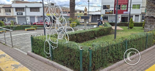 Parque Nazacota Puento at 9 de Octubre and Ascazubi