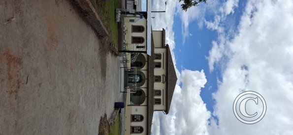 School on Rocafuerte near Calderon