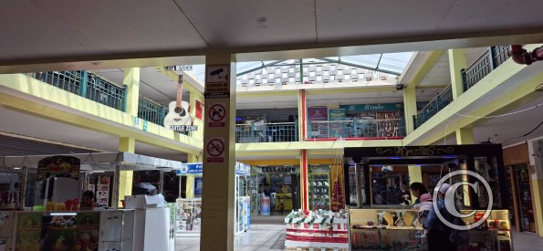 The mall at Ascazubi and Sucre