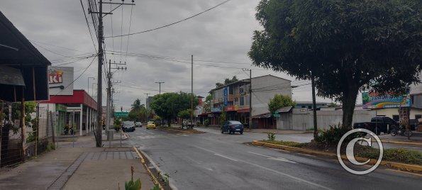 Av 9 de Octubre from Huano