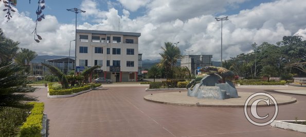 Parque La Alborada, across from the bus terminal
