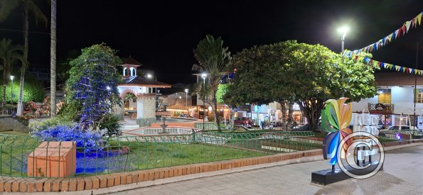 Parque Central at Domingo Comin and Gonzalo Pesantez