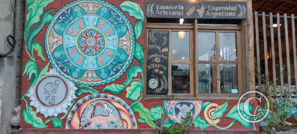 Mural on Vicente Aguirre near Marquesa de Solanda