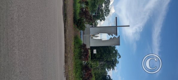 Sculpture in roundabout near the bridge