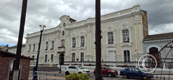 Municipal building, 1829, at Parque Simon Bolivar